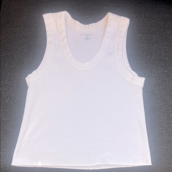 🟣 BOGO! Brandy Melville White Sleeveless Top - Picture 1 of 4